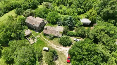 Istarsko selo, Cerovlje - 20 ha, autentična priroda