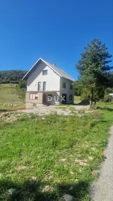 Gorski Kotar, Mrkopalj - Haus mit Baugenehmigung für die Rekonstruktion