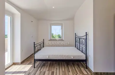 Vila 337 m², Brtonigla - bazen i pogled na more - 9