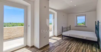 Vila 337 m², Brtonigla - bazen i pogled na more - 10