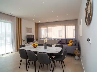 Villa 216 m², Veliko Brdo - bazen i pogled na more - 5