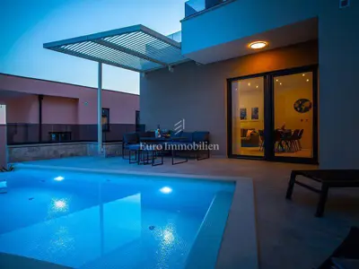 Villa 216 m², Veliko Brdo - pool and sea view
