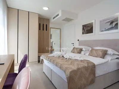 Villa 216 m², Veliko Brdo - bazen i pogled na more - 9