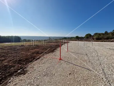Građevinsko zemljište 589 m², Barban, mirno naselje uz prirodu - 3