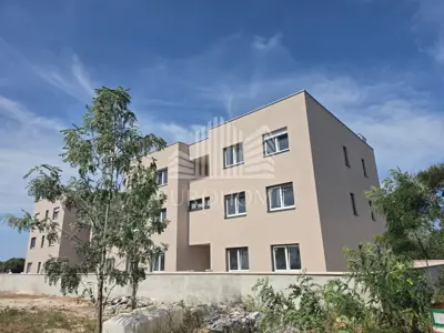 Zaton, 1. kat. povoljna cijena, odlična prilika - 1