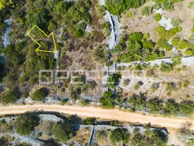 Landwirtschaftsfläche 829 m², Vinišće - am Weg - 13