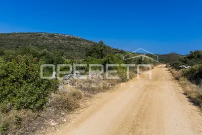 Landwirtschaftsfläche 829 m², Vinišće - am Weg - 9