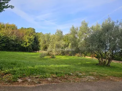 Bauland 689 m², Malinska - ruhige Umgebung - 2