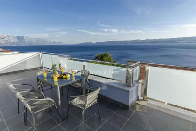 Vila u Omišu, pogled na more i bazen - 2