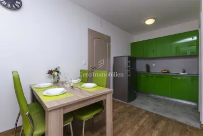Vila u Omišu, pogled na more i bazen - 8