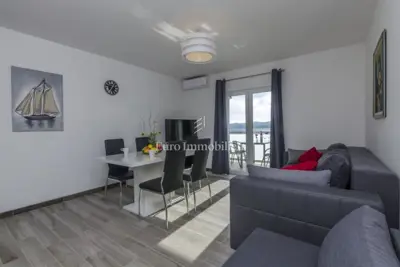 Vila u Omišu, pogled na more i bazen - 6