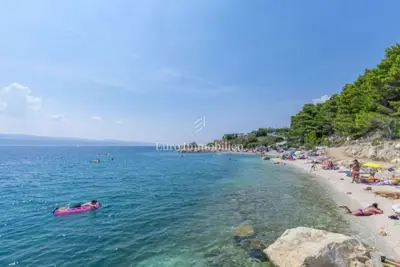 Vila u Omišu, pogled na more i bazen - 16