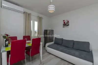 Vila u Omišu, pogled na more i bazen - 7