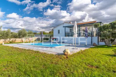 House for sale in Višnjan, 120 m²