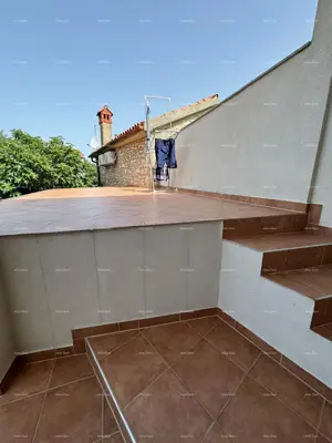 Steinhaus in Medulin, Altstadtzentrum, Garten und Vorbereitung für den Pool - 9