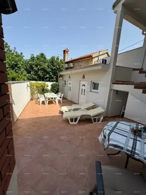 Steinhaus in Medulin, Altstadtzentrum, Garten und Vorbereitung für den Pool - 18