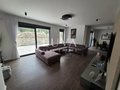 Split, Strožanac, modernes Haus 300 m² mit Pool, zur Miete - 7