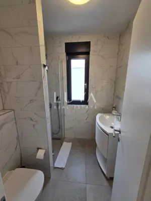 Split, Strožanac, modernes Haus 300 m² mit Pool, zur Miete - 19