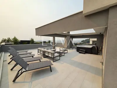 Split, Strožanac, modernes Haus 300 m² mit Pool, zur Miete - 3
