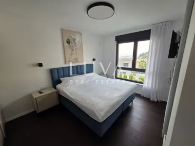 Split, Strožanac, modernes Haus 300 m² mit Pool, zur Miete - 12