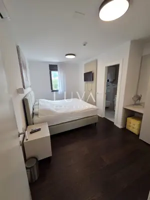 Split, Strožanac, modernes Haus 300 m² mit Pool, zur Miete - 13