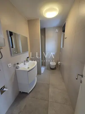Split, Strožanac, modernes Haus 300 m² mit Pool, zur Miete - 16
