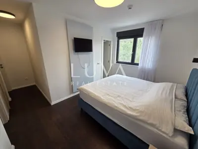 Split, Strožanac, modernes Haus 300 m² mit Pool, zur Miete - 11