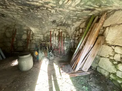 Haus 141 m², Grižane-Belgrad - Hof und Blick auf die Natur - 4