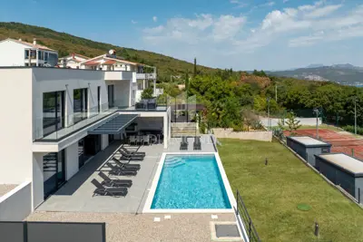 EKSKLUZIVNO! Nova villa s pogledom na more - 10