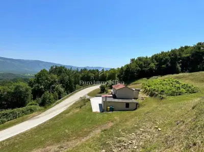 Kuća 2.500 m², Cerovlje - pogled na dvorac Belaj - 4