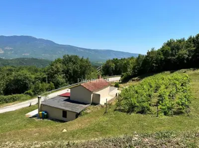 Kuća 2.500 m², Cerovlje - pogled na dvorac Belaj - 3