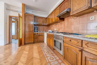 Pantovčak, samostojeća kuća, 2 GPM, 5 VPM, 3 balkona - 10