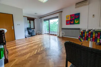 Pantovčak, samostojeća kuća, 2 GPM, 5 VPM, 3 balkona - 6
