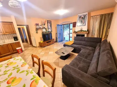 Umgebung von Poreč, Steinhaus in Reihe mit Pool und Wellnessbereich - 16