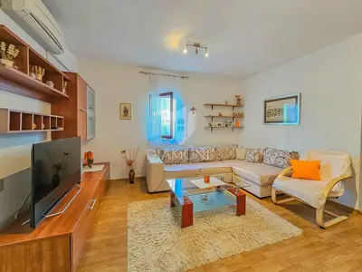 Apartment 44 m², Novigrad - garden 146 m² and barbecue - 3
