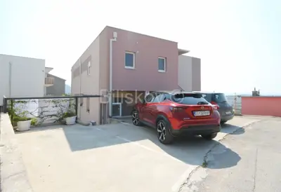 Kuća 264 m², Solin Donja Strana, mirna lokacija blizu sadržaja - 2
