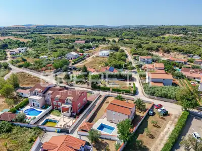 Haus 100 m², Valdebek Pula - Ferienhaus mit Pool - 21
