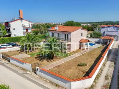 Haus 100 m², Valdebek Pula - Ferienhaus mit Pool - 15