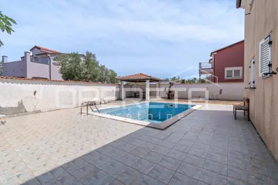 Haus 100 m², Valdebek Pula - Ferienhaus mit Pool - 10