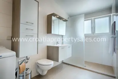 Apartmanska kuća 320 m², Vis - 150 m od mora - 7