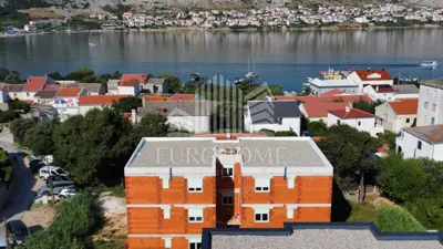 Stan 75,4 m², Pag - centar, pogled na Paški zaljev