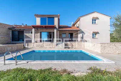 House 300 m², Vižinada - open view of the hills