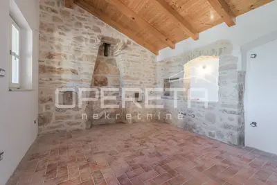 Kuća 300 m², Vižinada - otvoren pogled na brežuljke - 6