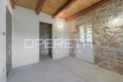 Kuća 300 m², Vižinada - otvoren pogled na brežuljke - 19