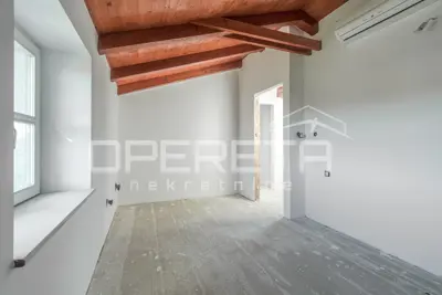 Kuća 300 m², Vižinada - otvoren pogled na brežuljke - 14