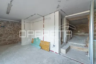 Kuća 300 m², Vižinada - otvoren pogled na brežuljke - 15