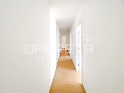 Stan s bazenom i vrtom u Stivašnici, 260,40 m² - 14