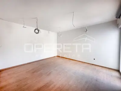 Wohnung mit Pool und Garten in Stivašnica, 260,40 m² - 2