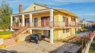 Kuća 420 m², Umag okolica - investicija za turizam - 2