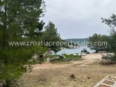 Građevinsko zemljište 6.226 m², otok Vis - blizu mora